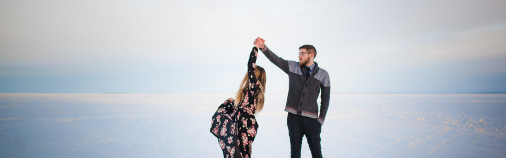 Romantic couple's session in wintery Wisconsin